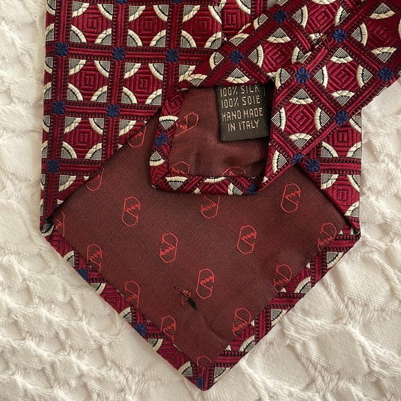 Valentino 100% Silk ‘Made in Italy’ Tie - Picture 7 of 7